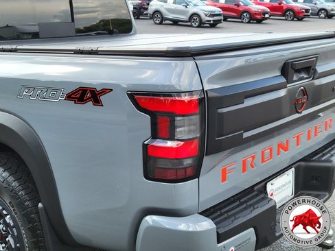 Used 2025 Nissan Frontier PRO-4X w/ Pro Convenience Package AWD/4WD image 12