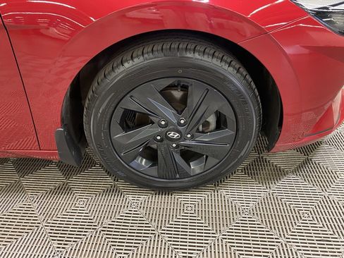 Used 2023 Hyundai Elantra SEL image 2