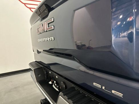 Used 2019 GMC Sierra 1500 SLE w/ SLE Value Package AWD/4WD image 11