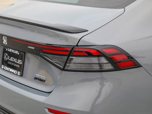 Used 2025 Honda Accord Sport image 9