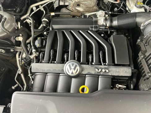 Used 2019 Volkswagen Atlas SEL R-Line AWD/4WD image 35