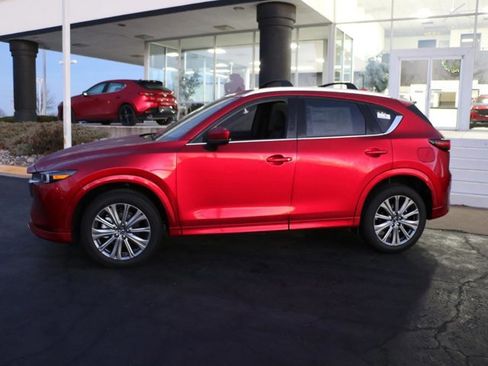 New 2025 MAZDA CX-5 Signature image 2