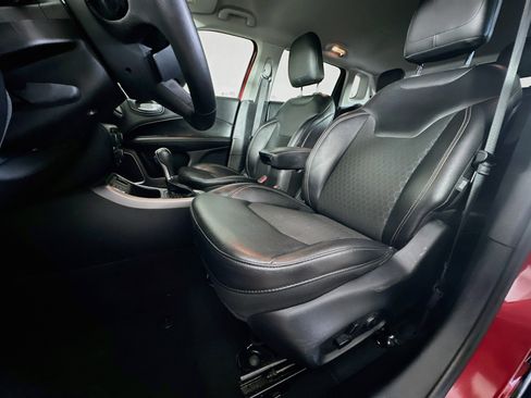 Used 2018 Jeep Compass Latitude w/ Popular Equipment Group FWD image 13