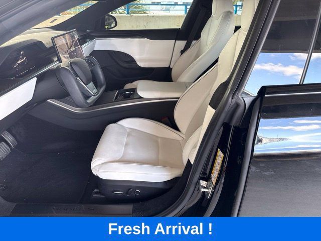 Used 2022 Tesla Model S Plaid AWD/4WD image 2