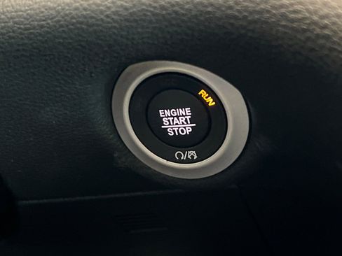 New 2026 Chrysler Pacifica Select AWD/4WD image 22