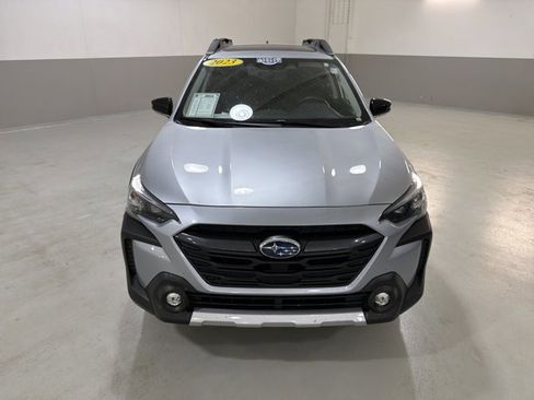 Used 2023 Subaru Outback Limited image 3