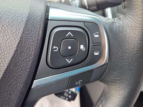 Used 2017 Toyota Camry SE w/ Moonroof Package FWD image 23