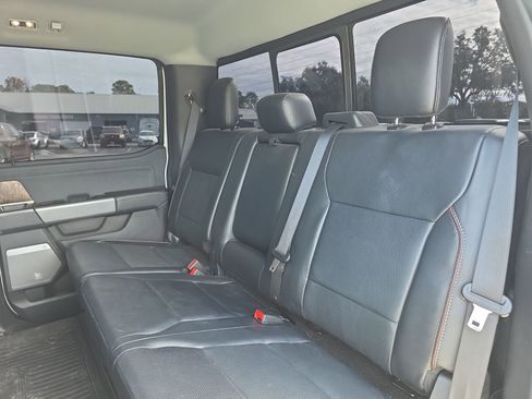 Used 2023 Ford F450 Lariat image 16