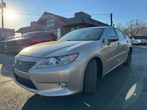 Used 2013 Lexus ES 300h w/ Luxury Pkg image 3