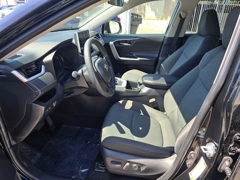 Used 2024 Toyota RAV4 XLE FWD image 20