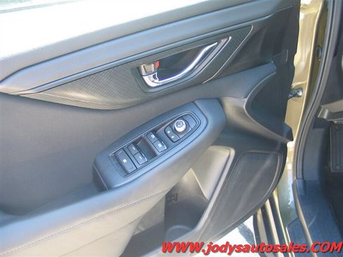 Used 2022 Subaru Outback Premium AWD/4WD image 3