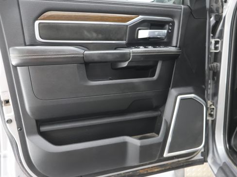 Used 2023 RAM 3500 Laramie AWD/4WD image 40