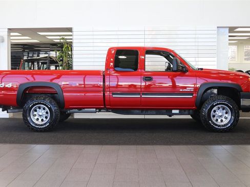 Used 2006 Chevrolet Silverado 2500 LT w/ Heavy-Duty Power Package image 5
