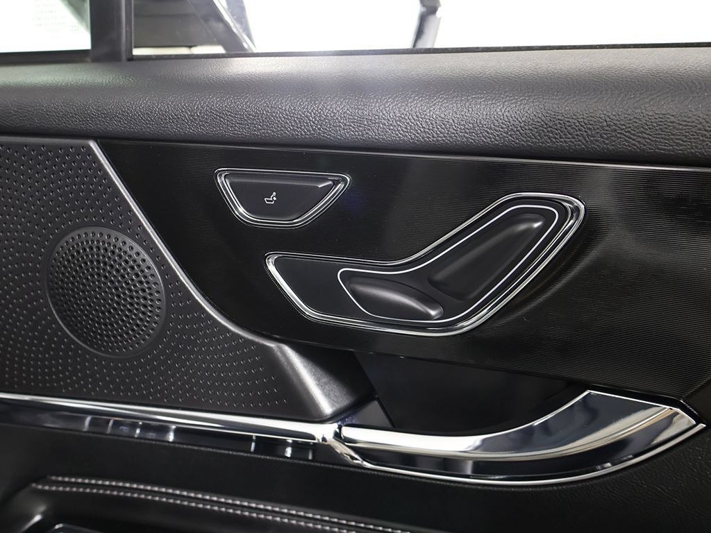 Used 2024 Lincoln Corsair AWD image 37
