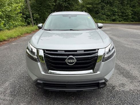Used 2022 Nissan Pathfinder SV AWD/4WD image 3