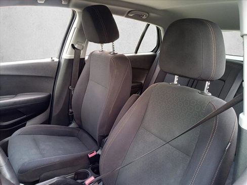 Used 2018 Chevrolet Trax LS FWD image 13