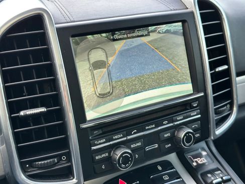 Used 2013 Porsche Cayenne Turbo image 28