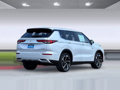 Used 2024 Mitsubishi Outlander SE AWD/4WD image 8