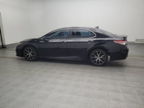 Used 2021 Toyota Camry SE FWD image 3