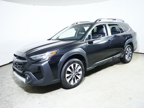 Used 2025 Subaru Outback Limited AWD/4WD image 3