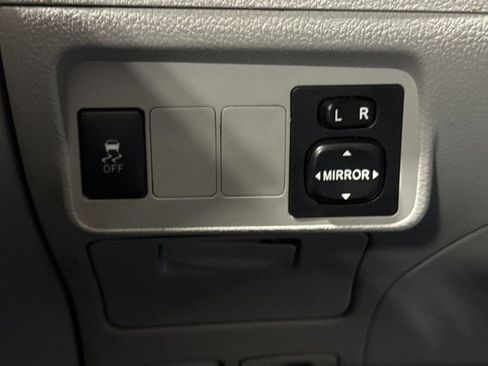 Used 2012 Toyota Corolla LE FWD image 17