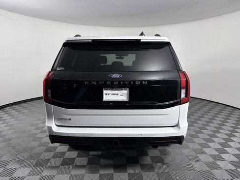 Used 2026 Ford Expedition Active RWD image 6