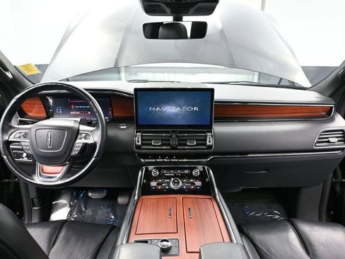 Used 2024 Lincoln Navigator Reserve image 25