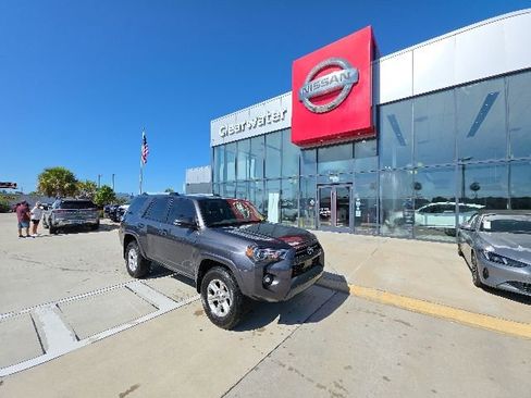 Used 2022 Toyota 4Runner SR5 Premium w/ Moonroof Package AWD/4WD image 1