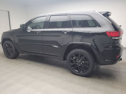 Used 2019 Jeep Grand Cherokee Altitude AWD/4WD image 3