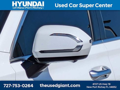 Used 2022 Hyundai Palisade Calligraphy w/ Winter Package image 11