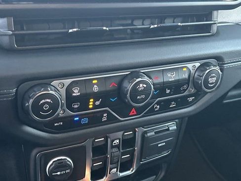 Certified 2025 Jeep Wrangler Unlimited Sahara w/ Safety Group image 30