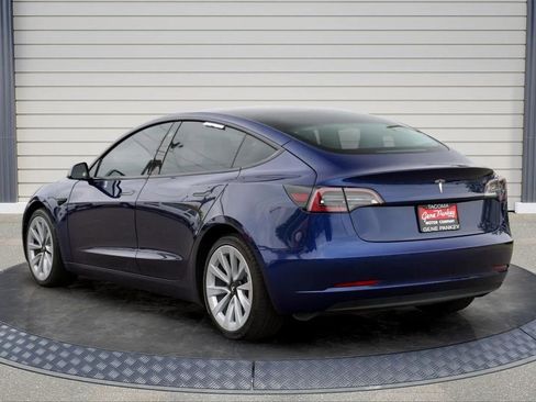 Used 2022 Tesla Model 3 Standard Range RWD image 5