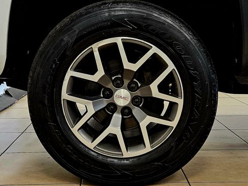 Used 2016 GMC Canyon SLE w/ All Terrain Package image 29