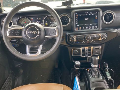 Used 2023 Jeep Wrangler Unlimited Sahara AWD/4WD image 9