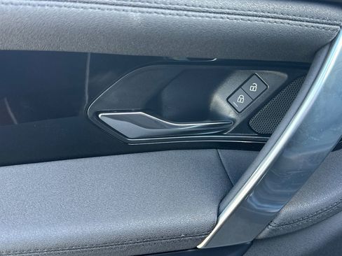 New 2025 Land Rover Discovery Sport S image 15