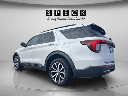 Used 2025 Ford Explorer ST-Line AWD/4WD image 3