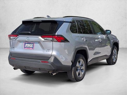 Used 2025 Toyota RAV4 LE AWD/4WD image 5