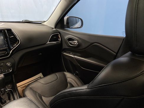 Certified 2019 Jeep Cherokee Limited image 30