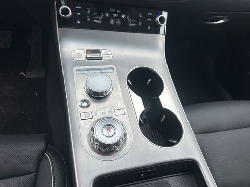 Used 2026 Genesis GV70 2.5T Advanced image 16