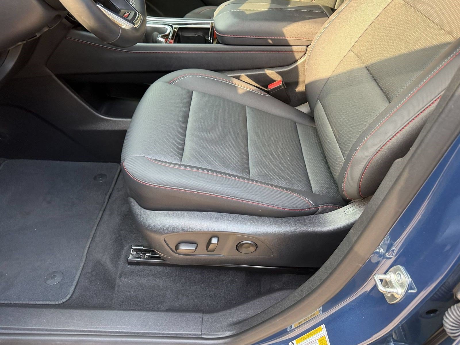 Used 2025 Chevrolet Traverse Z71 w/ Driver Confidence Package AWD/4WD image 14