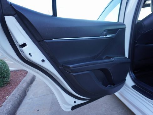 Used 2024 Toyota Camry SE image 20