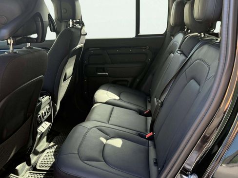 Used 2025 Land Rover Defender 110 V8 image 7