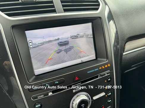 Used 2017 Ford Explorer Limited w/ Equipment Group 301A AWD/4WD image 38