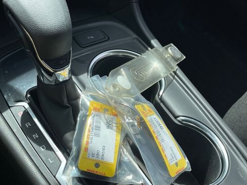 Used 2023 Chevrolet Equinox LT image 10