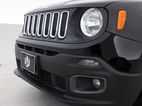 Used 2016 Jeep Renegade Latitude FWD image 15