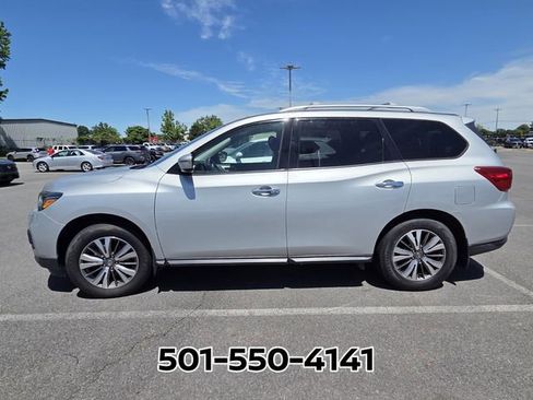 Used 2020 Nissan Pathfinder SV FWD image 3