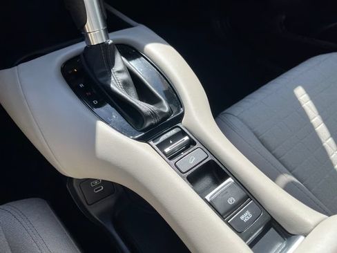 Certified 2025 Honda HR-V LX image 37