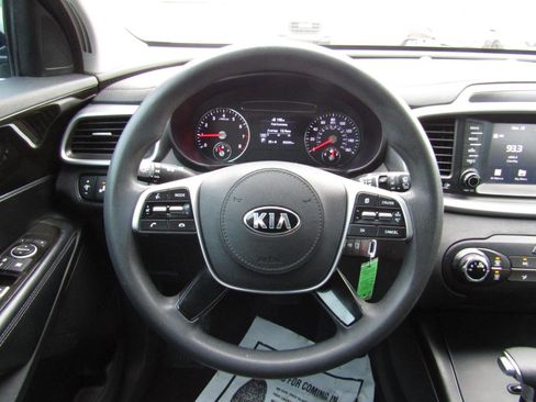 Used 2019 Kia Sorento FWD image 10