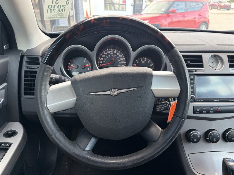 Used 2010 Chrysler Sebring Limited FWD image 13