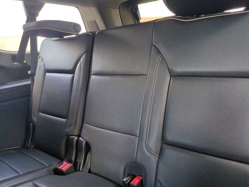 Used 2023 GMC Yukon XL SLT w/ SLT Premium Package RWD image 30